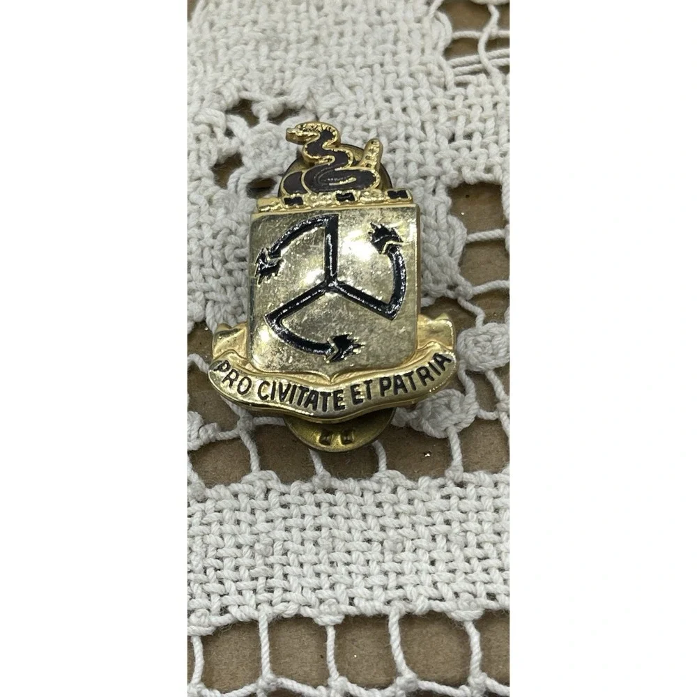 200th Air Defense Artillery Unit Crest Pro Civitate Et Patria Lapel Hat Pin